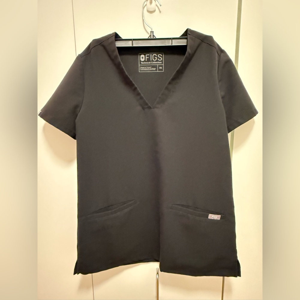 Black Short Sleeve Figs Srub Top
